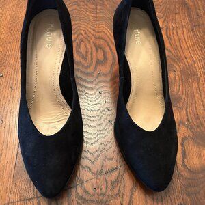 Black suede 21/2 "  heel